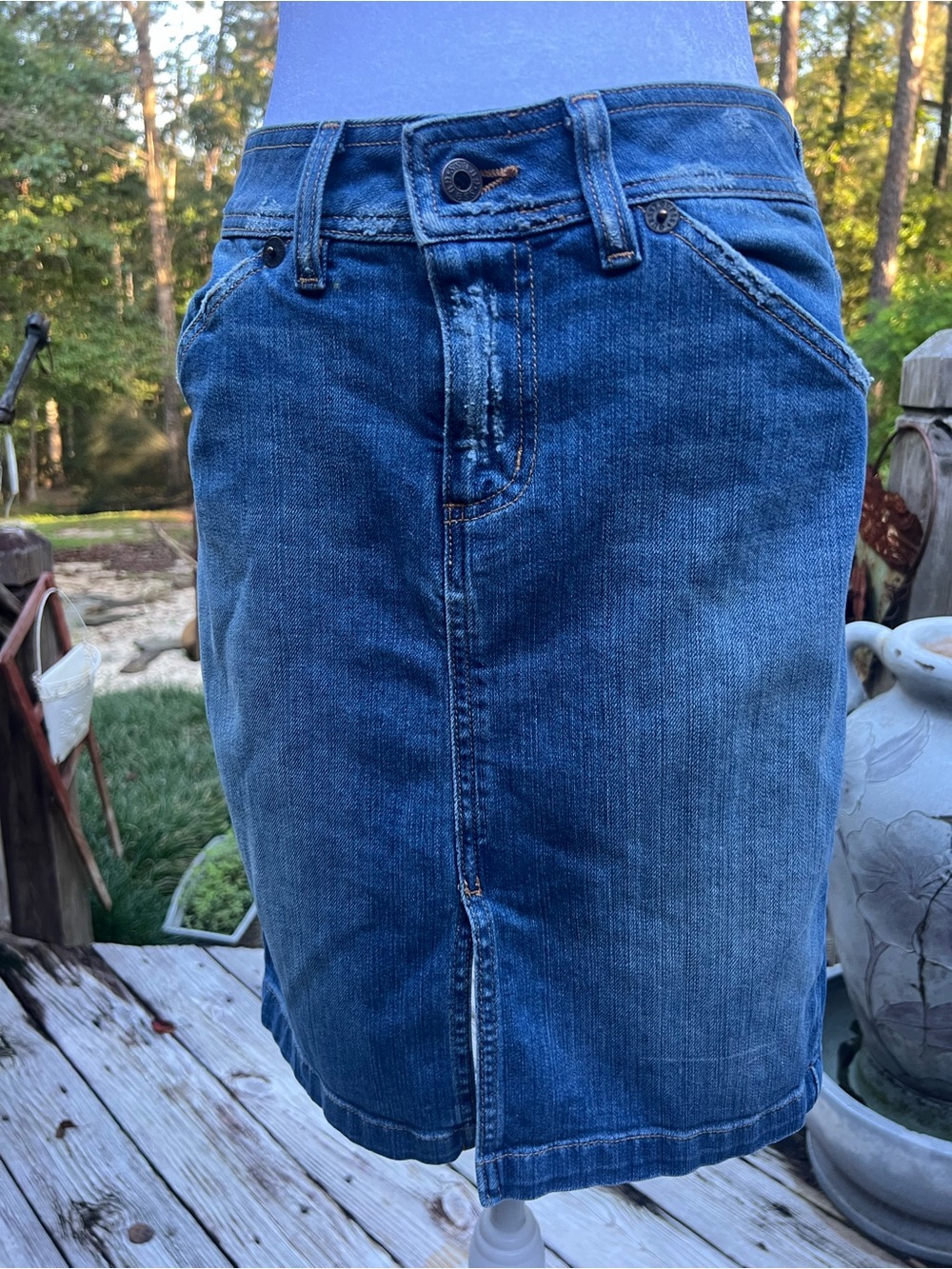 GUESS Premium Y2K Distressed Stretch Denim Pleated Skirt Size 27
